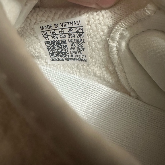 Adidas Yeezy Boost 350 V2 Bone Triple White Sneakers
